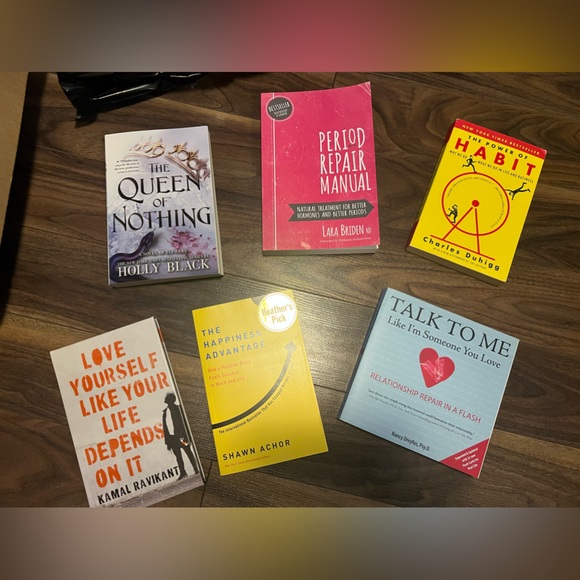 BOOKS - Picture 1 of 1